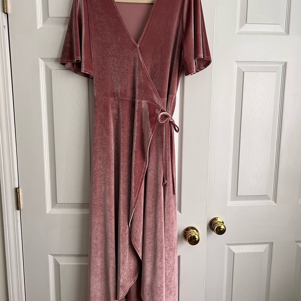 Chic Velvet Wrap Maxi Dress in Mauve